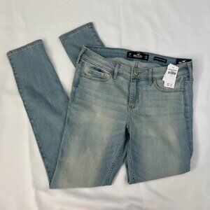 Hollister Low-Rise Super Skinny Light Wash Jeans - Size 7R (W28’’ L30”)